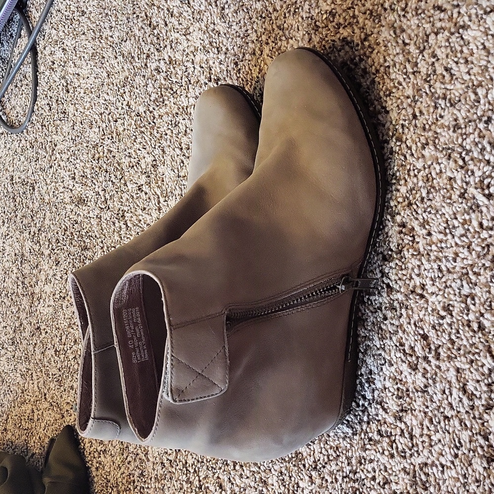 EUC Dansko Wedge Boot